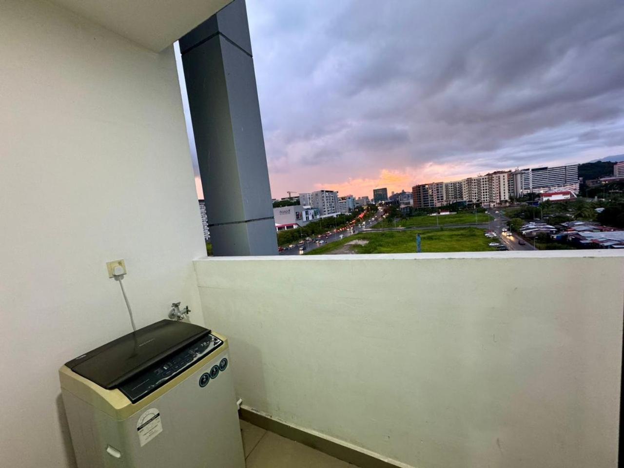 Sa Sutera Avenue Homestay Opposite Imago Kk Kota Kinabalu Esterno foto